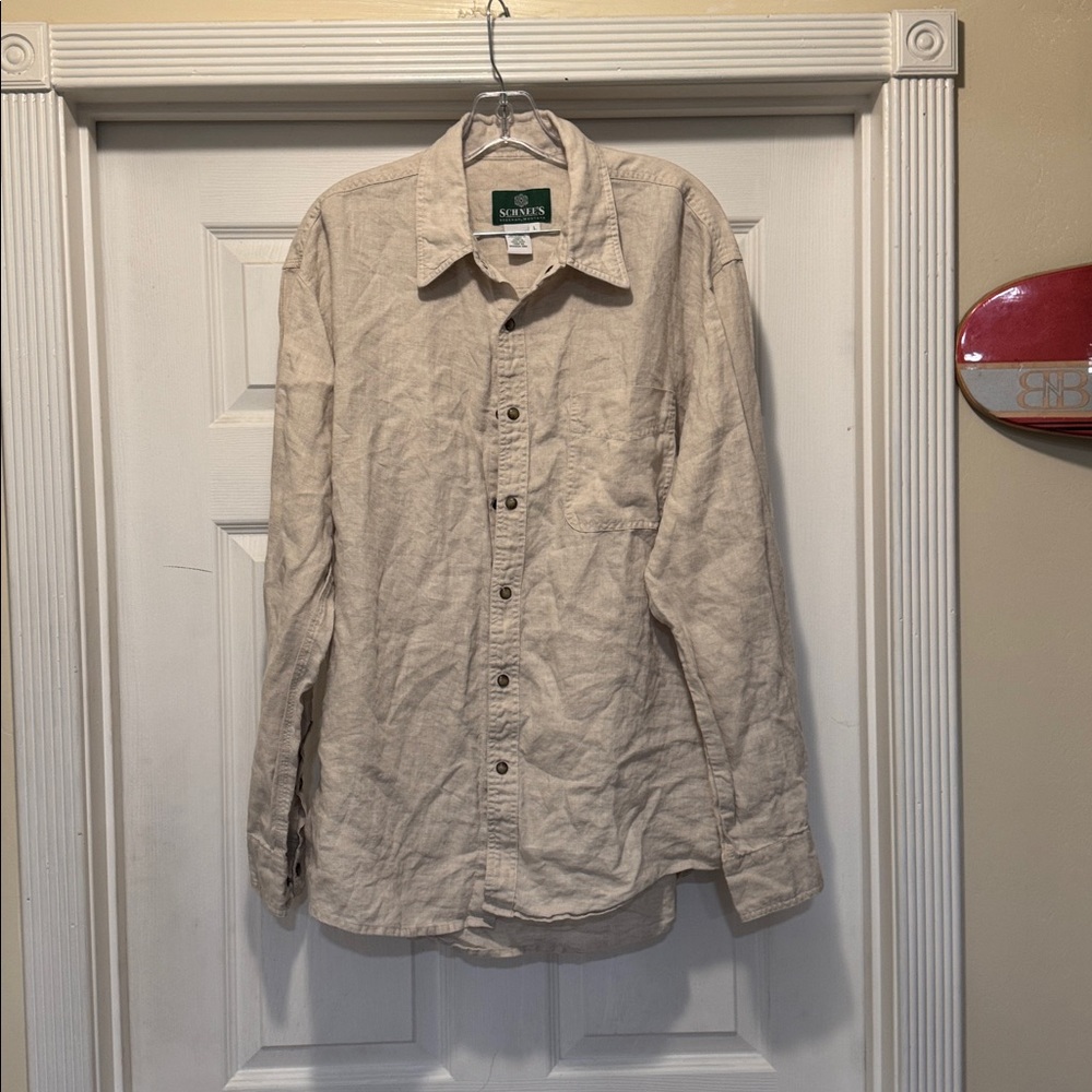 Schnee's linen shirt